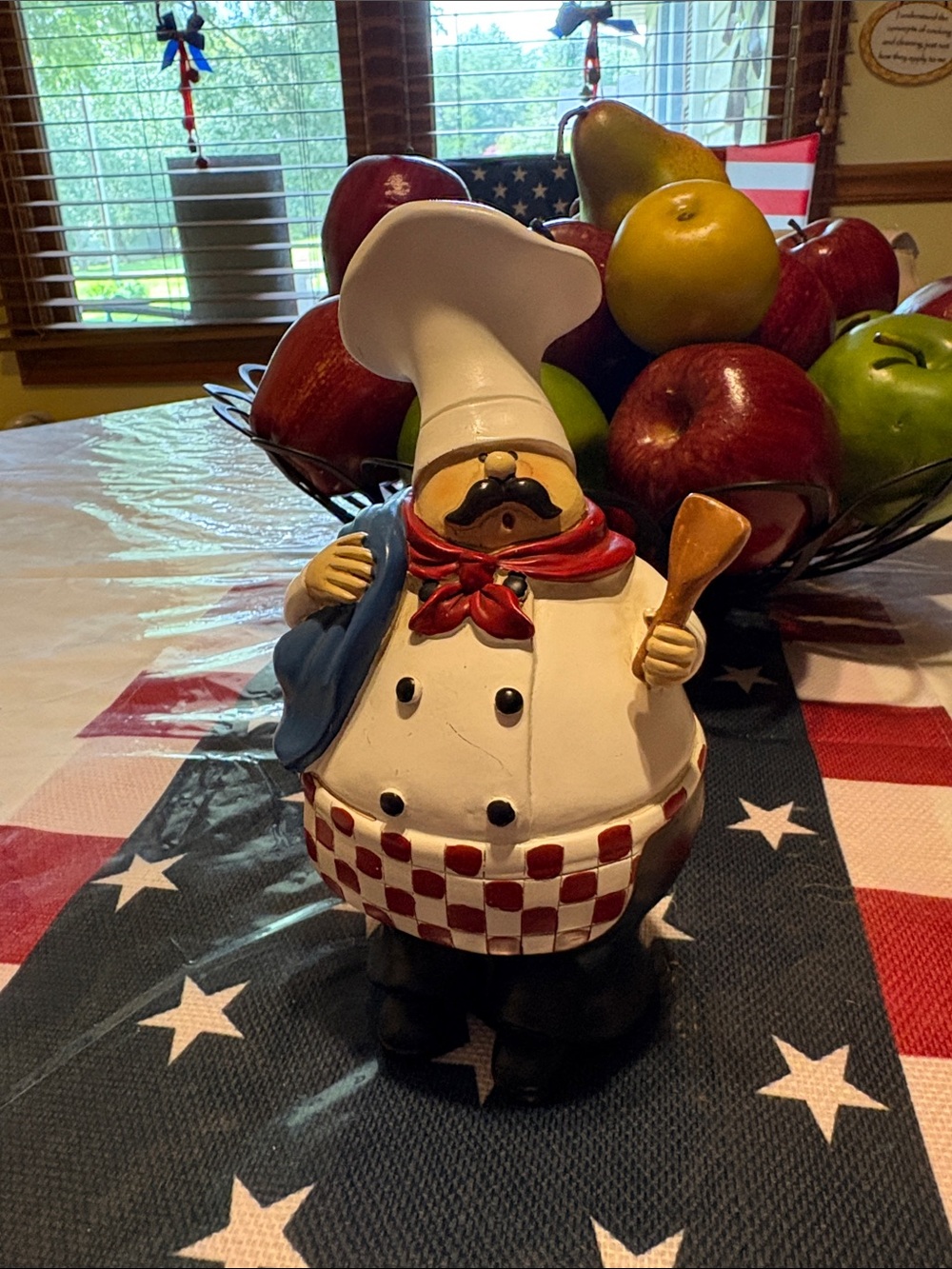 Chef Statue Figurine Kitchen Decor - White & Red